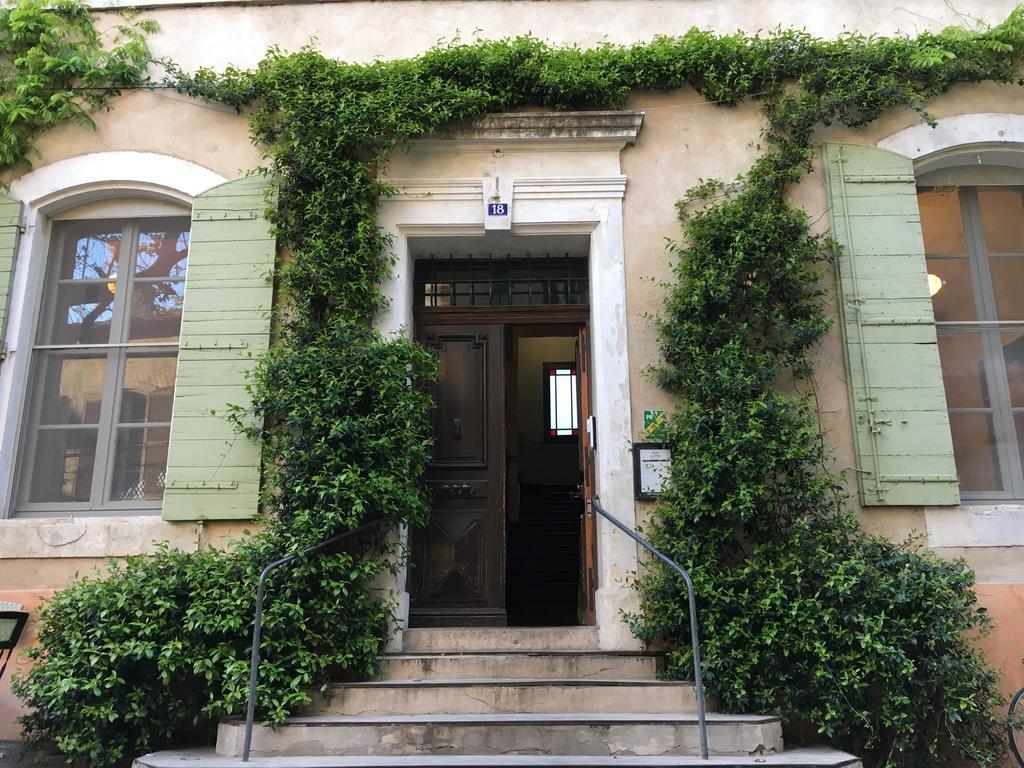 Hotel Du Cloitre Арл Екстериор снимка