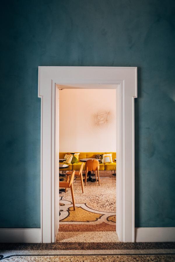 Hotel Du Cloitre Арл Екстериор снимка