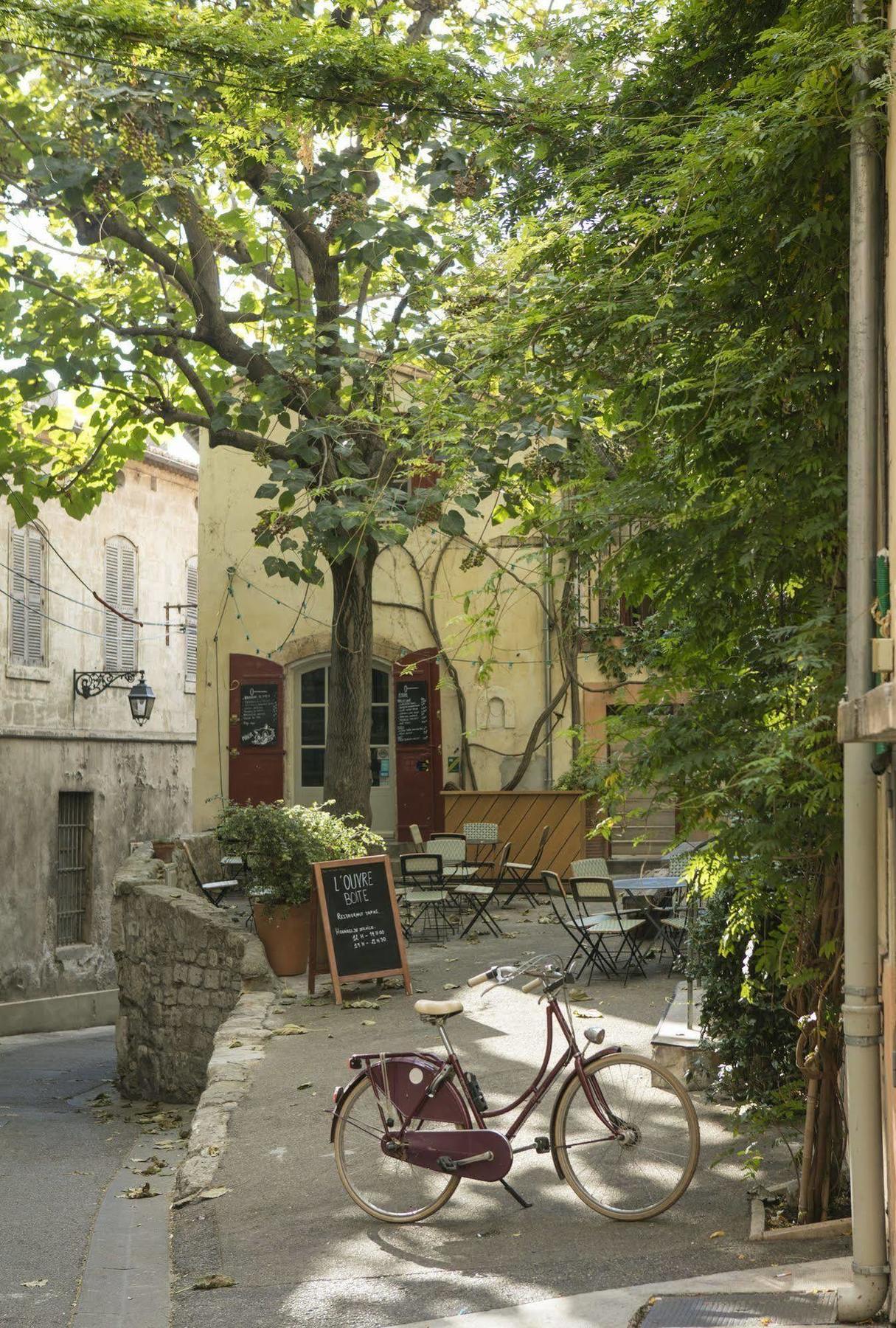 Hotel Du Cloitre Арл Екстериор снимка