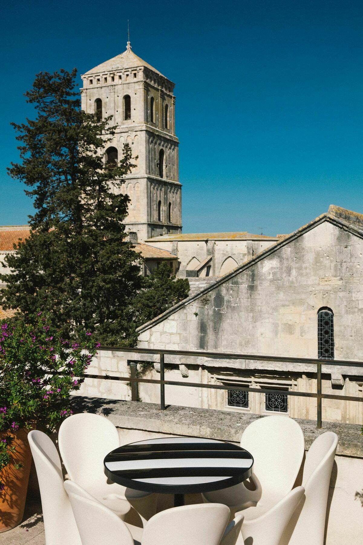 Hotel Du Cloitre Арл Екстериор снимка